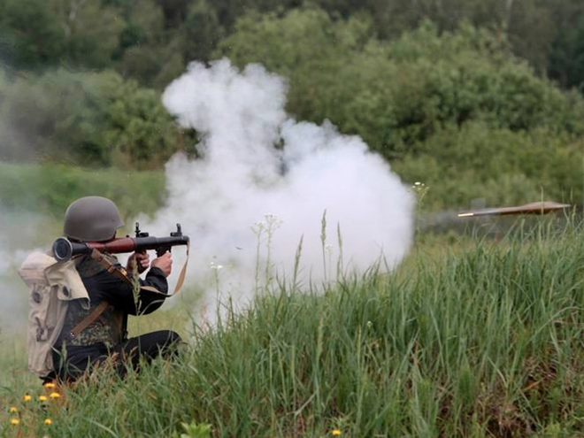 ЕС осудил возобновление боевых действий на Украине - ảnh 1